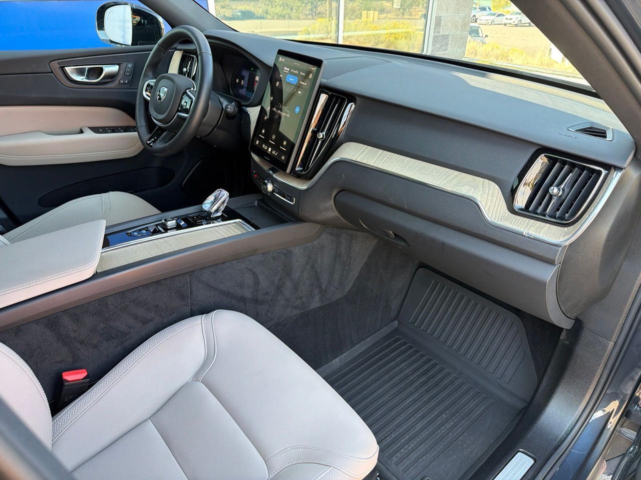 2026 Volvo XC60 B5 Plus Bend OR