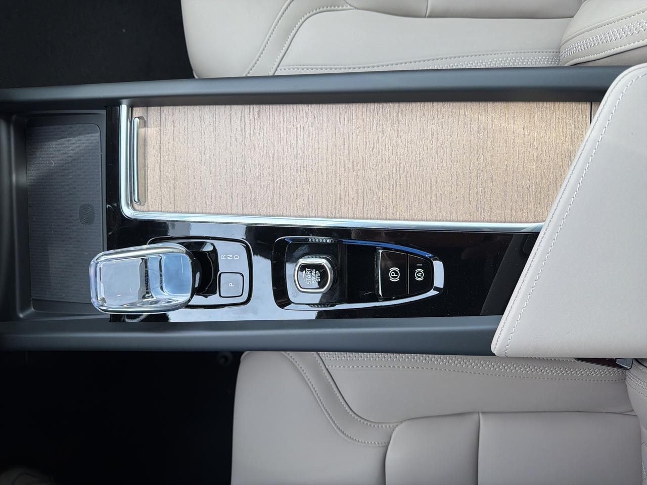 2026 Volvo XC60 B5 Plus Bend OR