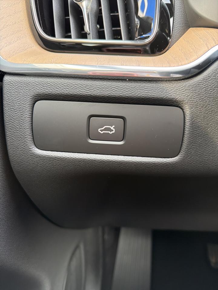 2026 Volvo XC60 B5 Plus Bend OR