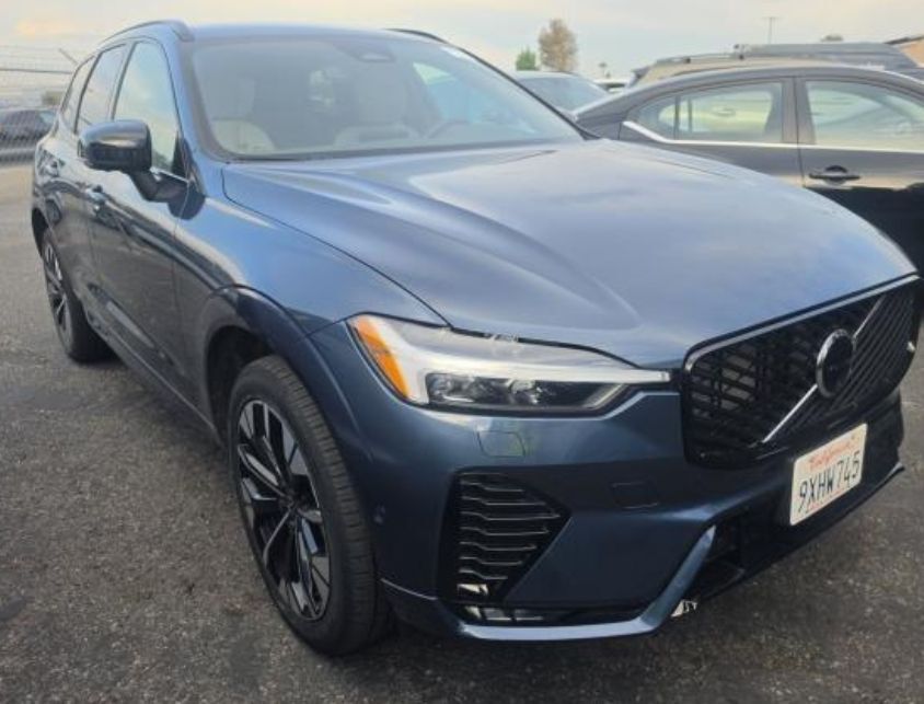 2026 Volvo XC60 B5 Plus