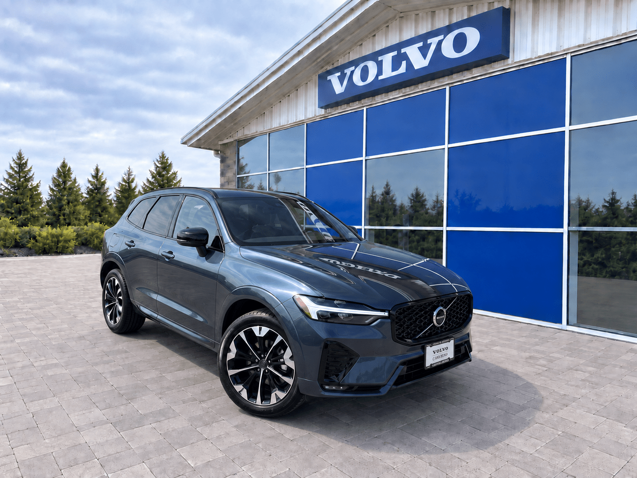 2026 Volvo XC60 B5 Plus