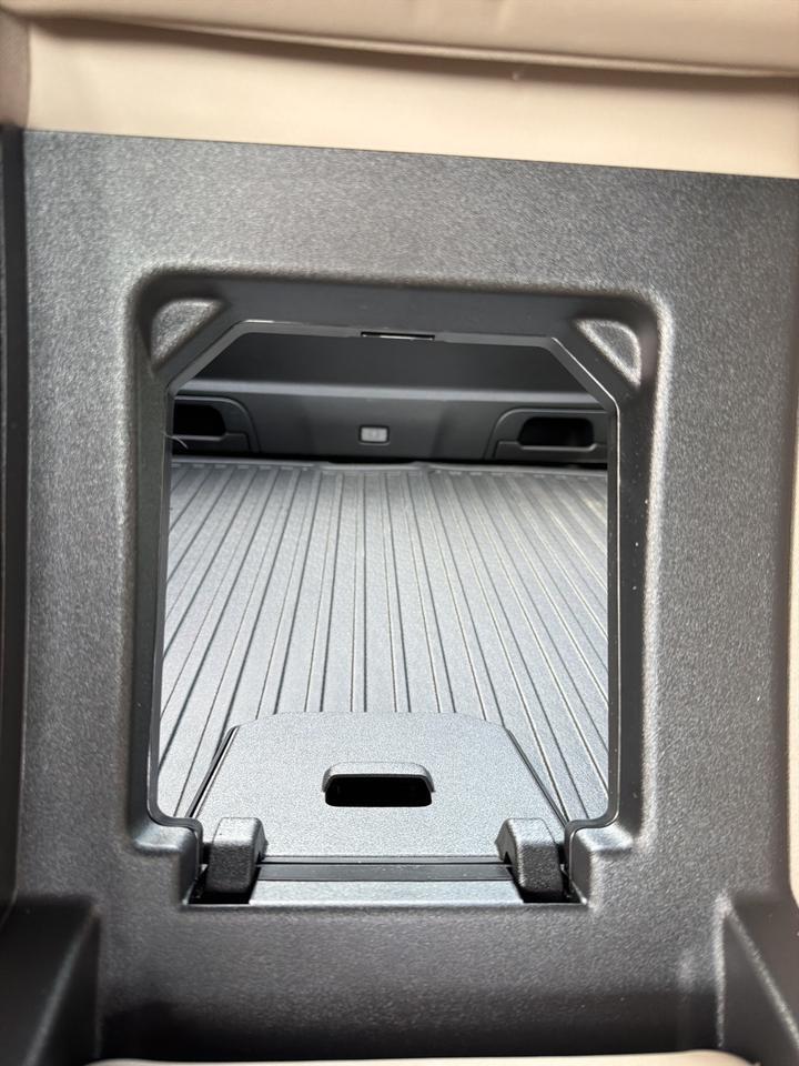 2026 Volvo XC60 B5 Plus Bend OR