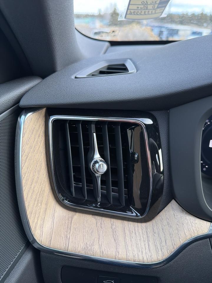 2026 Volvo XC60 B5 Plus Bend OR