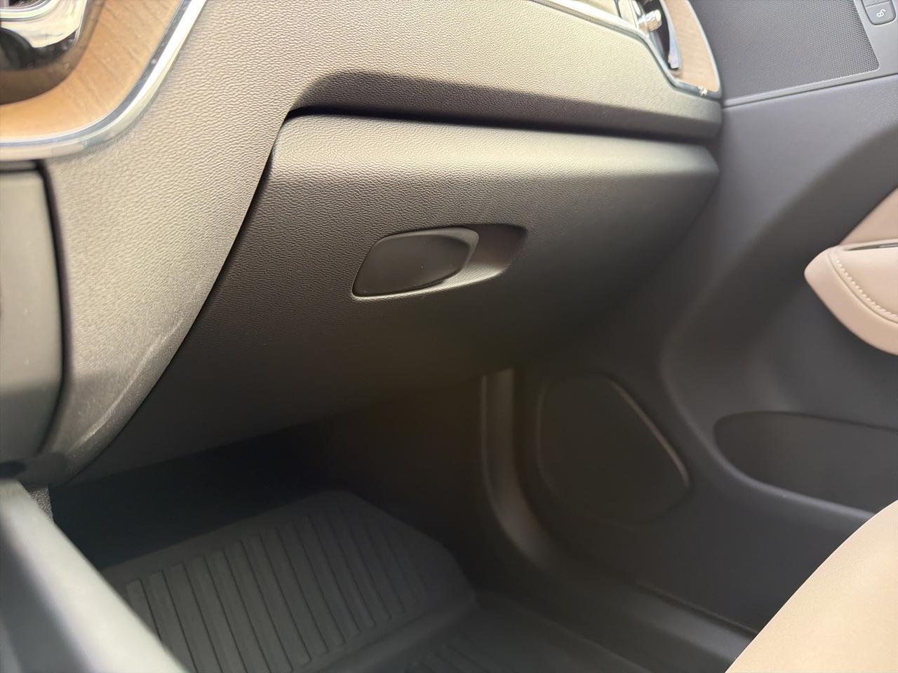 2026 Volvo XC60 B5 Plus Bend OR