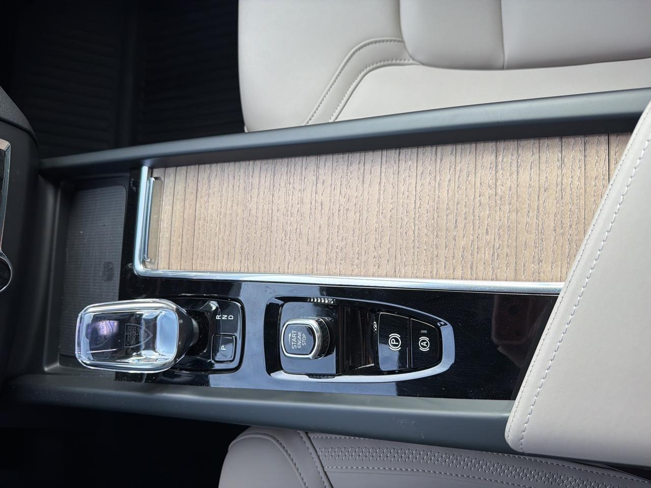 2026 Volvo XC60 B5 Plus Bend OR