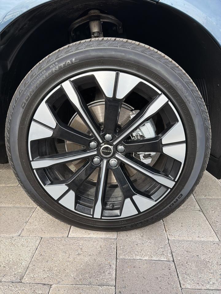 2026 Volvo XC60 B5 Plus Bend OR