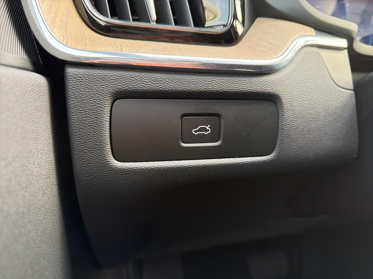 2026 Volvo XC60 B5 Plus Bend OR