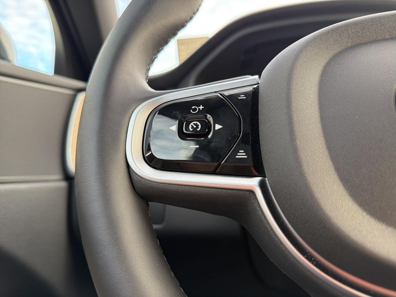 2026 Volvo XC60 B5 Plus Bend OR