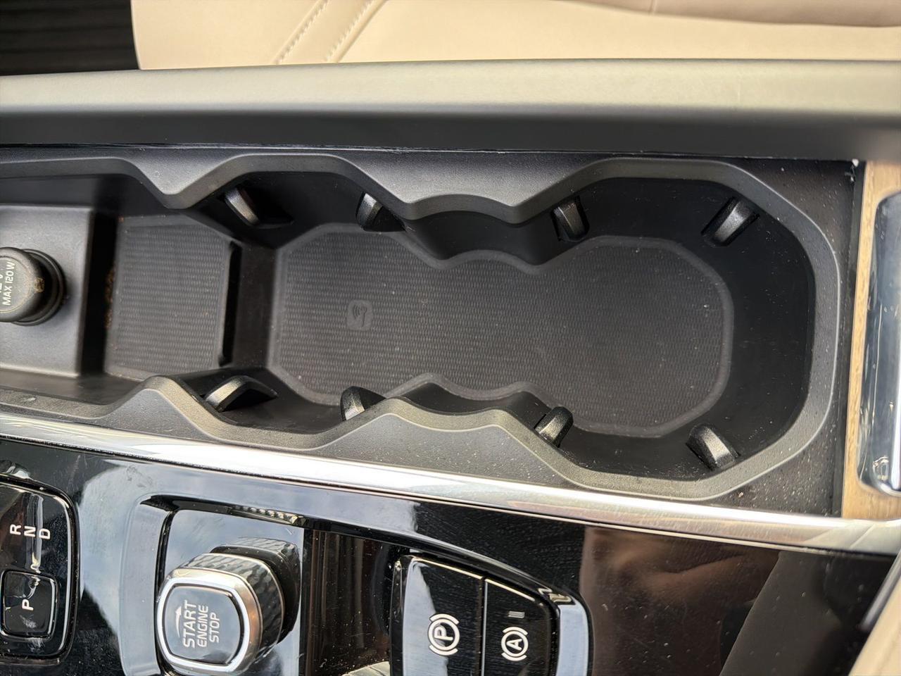 2026 Volvo XC60 B5 Plus Bend OR