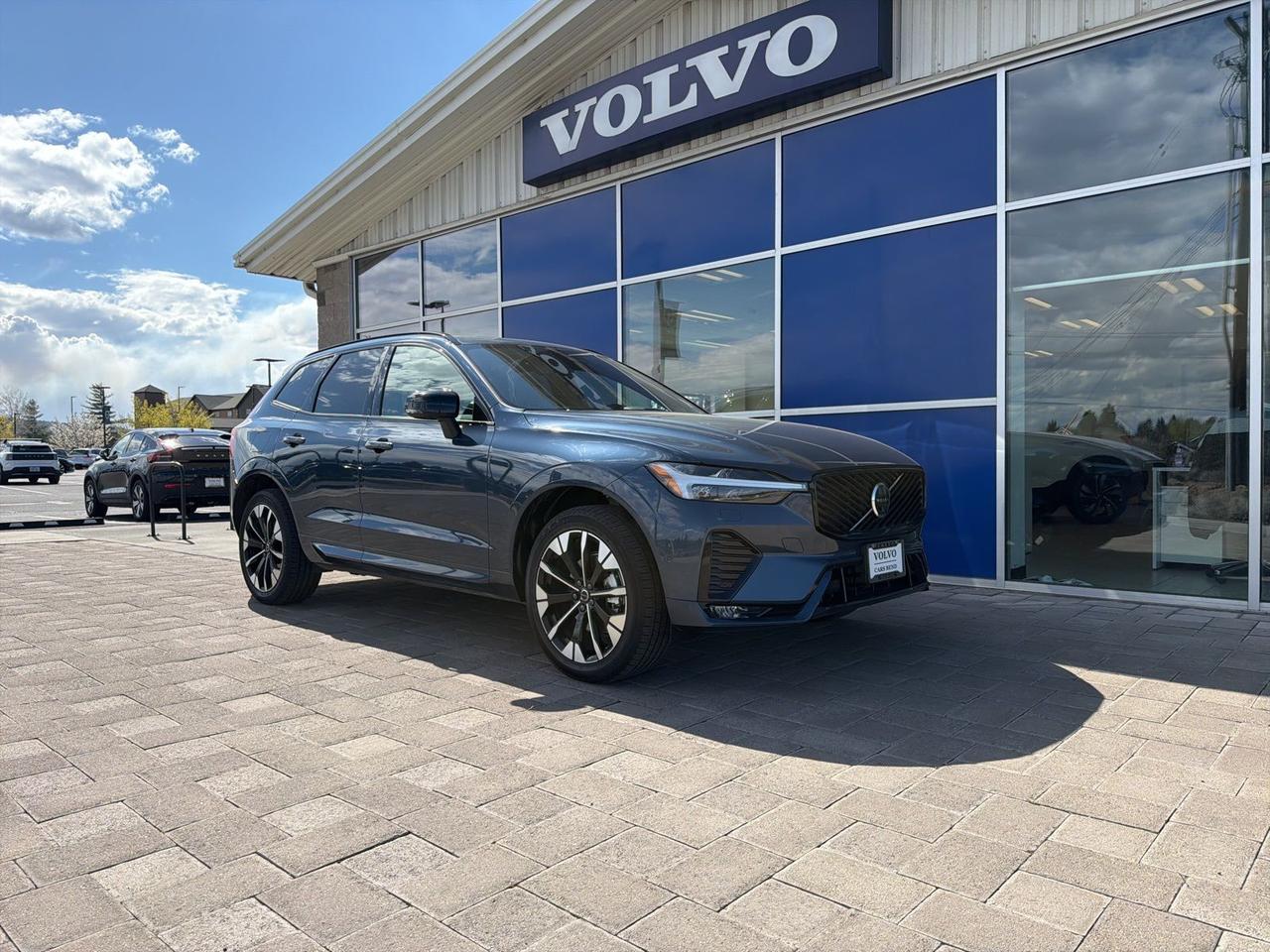 2026 Volvo XC60 B5 Plus