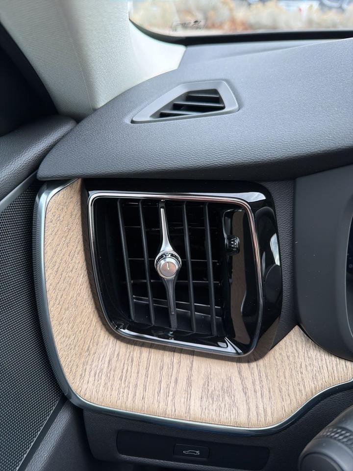 2026 Volvo XC60 B5 Plus Bend OR