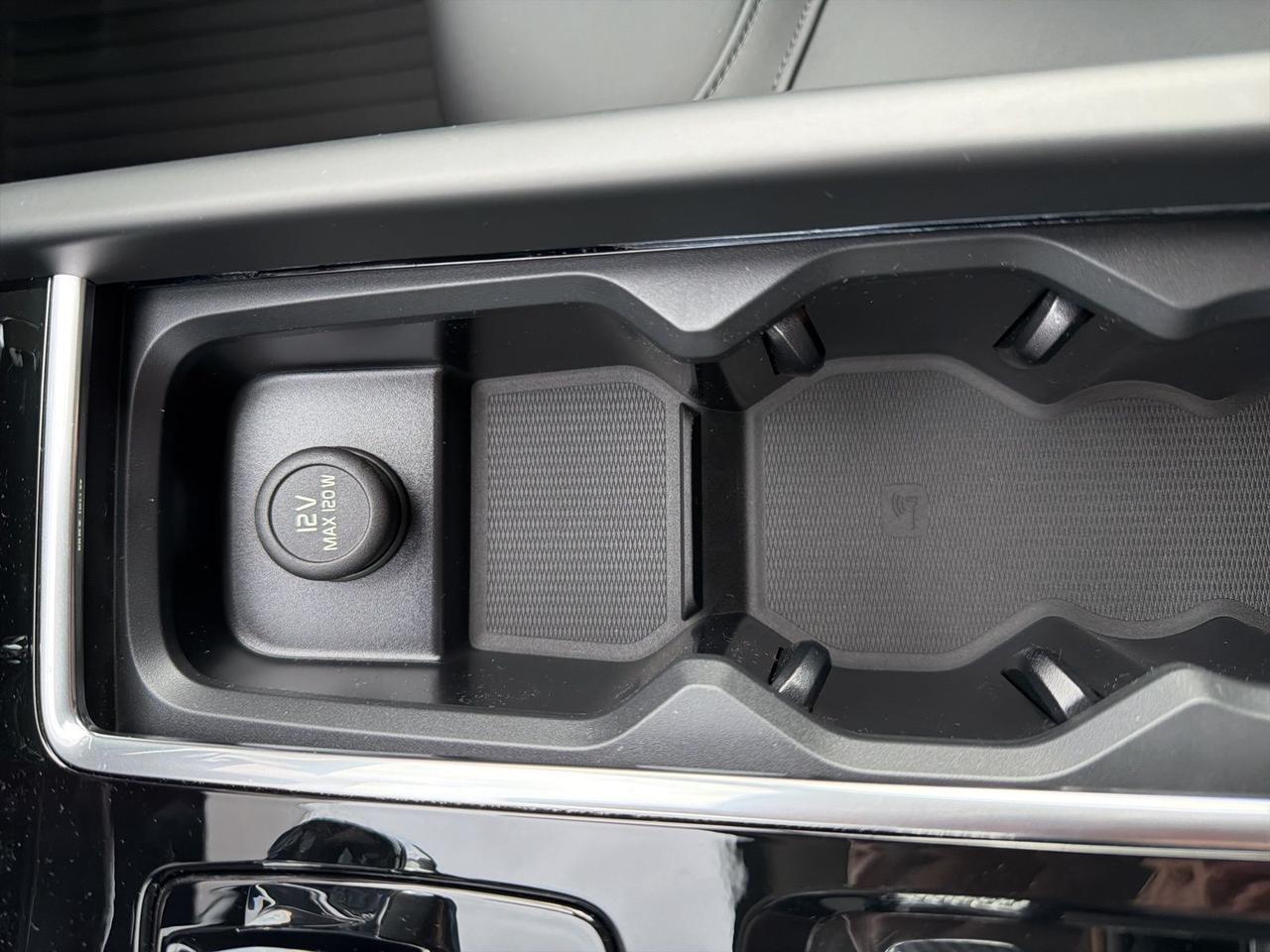 2026 Volvo XC60 B5 Plus Bend OR