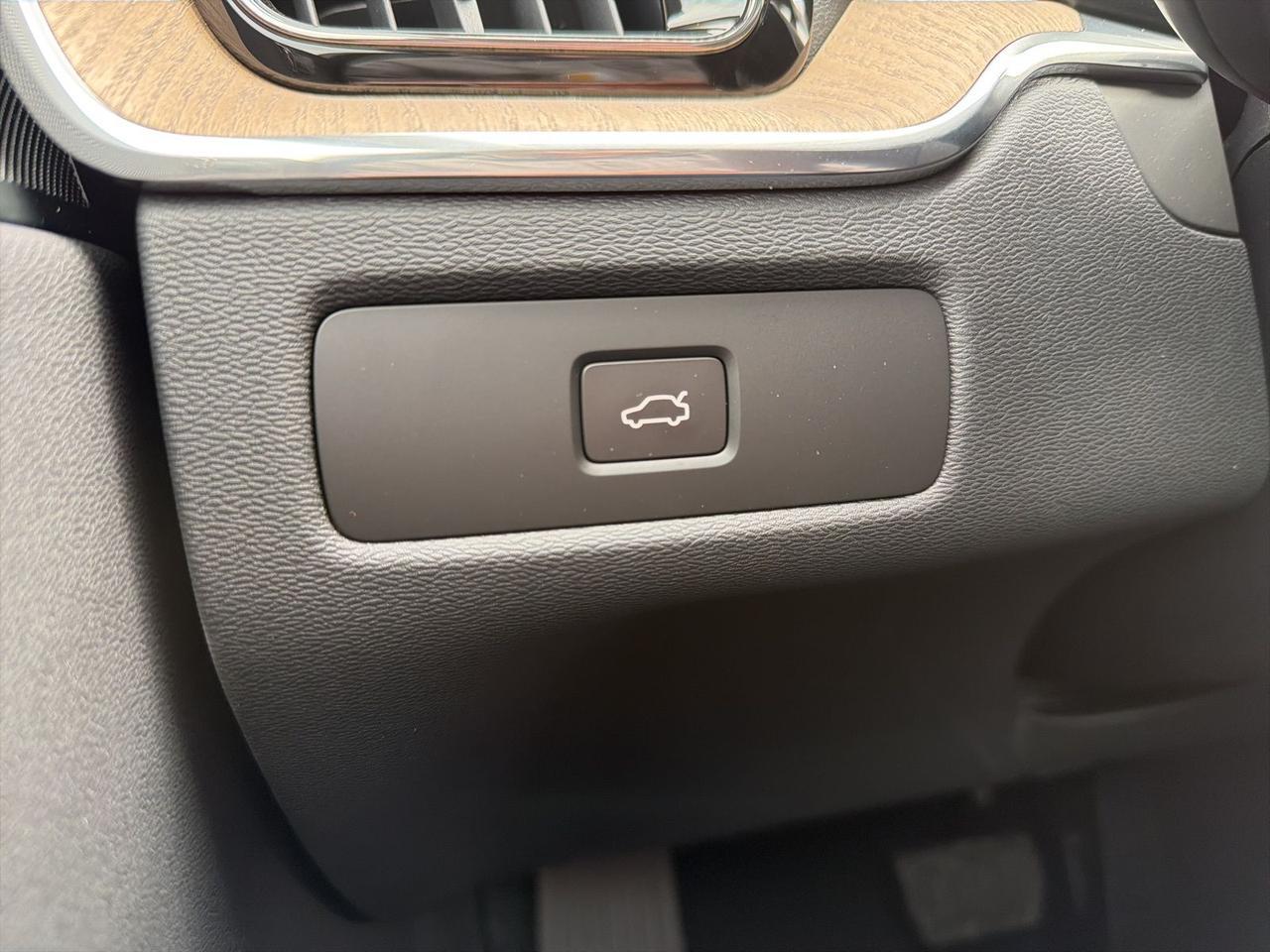 2026 Volvo XC60 B5 Plus Bend OR