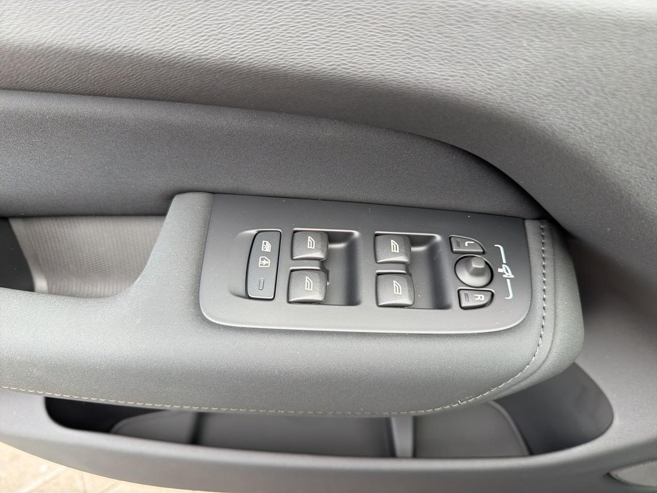 2026 Volvo XC60 B5 Plus Bend OR