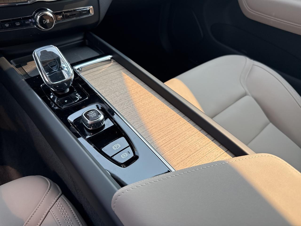 2026 Volvo XC60 B5 Plus Bend OR