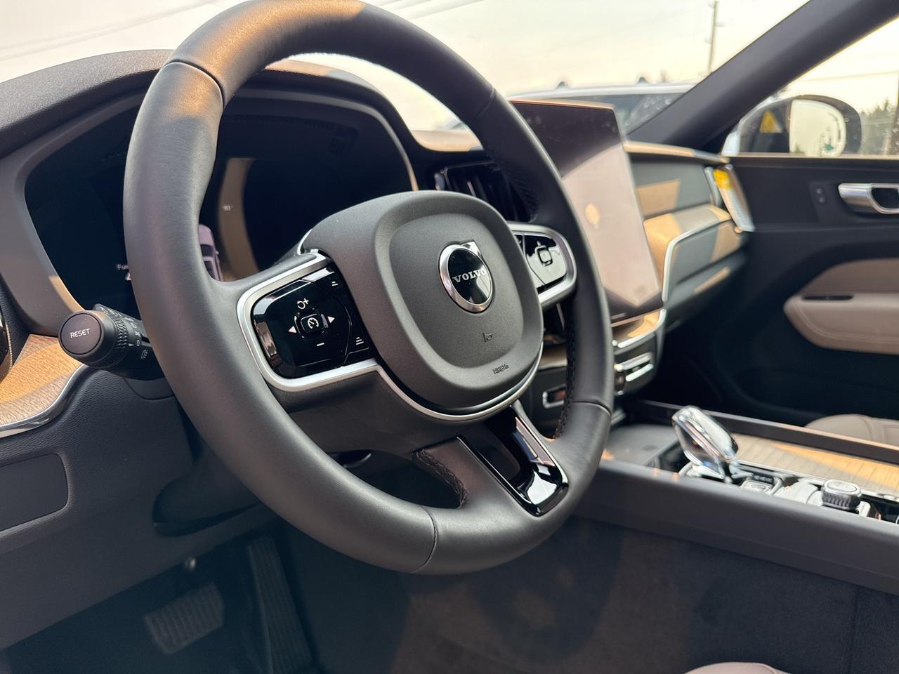 2026 Volvo XC60 B5 Plus Bend OR