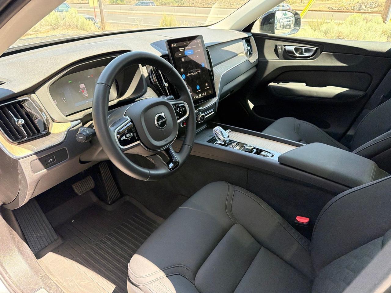 2026 Volvo XC60 B5 Plus Bend OR