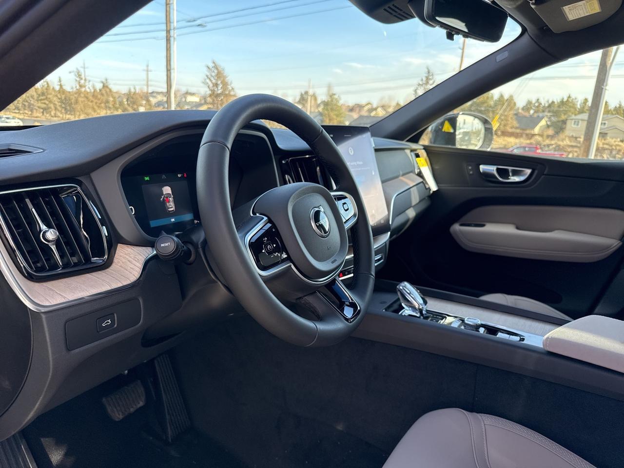 2026 Volvo XC60 B5 Plus Bend OR