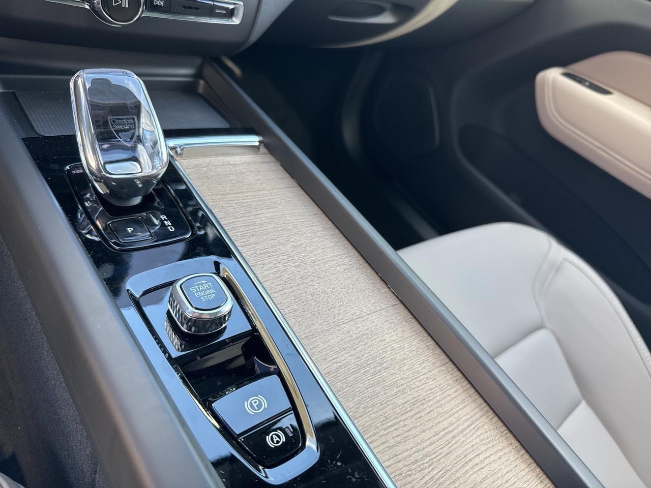 2026 Volvo XC60 B5 Plus Bend OR