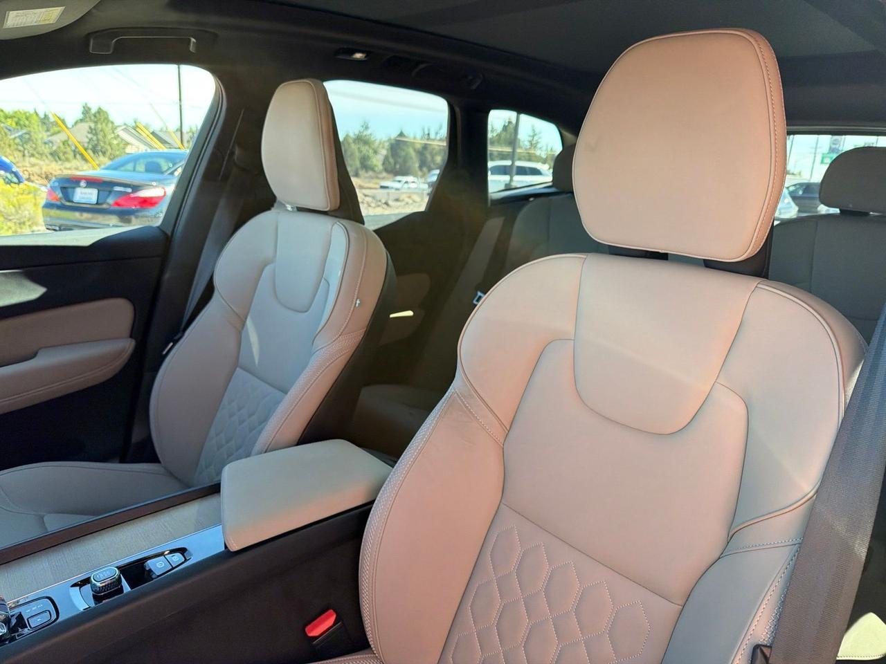 2026 Volvo XC60 B5 Plus Bend OR
