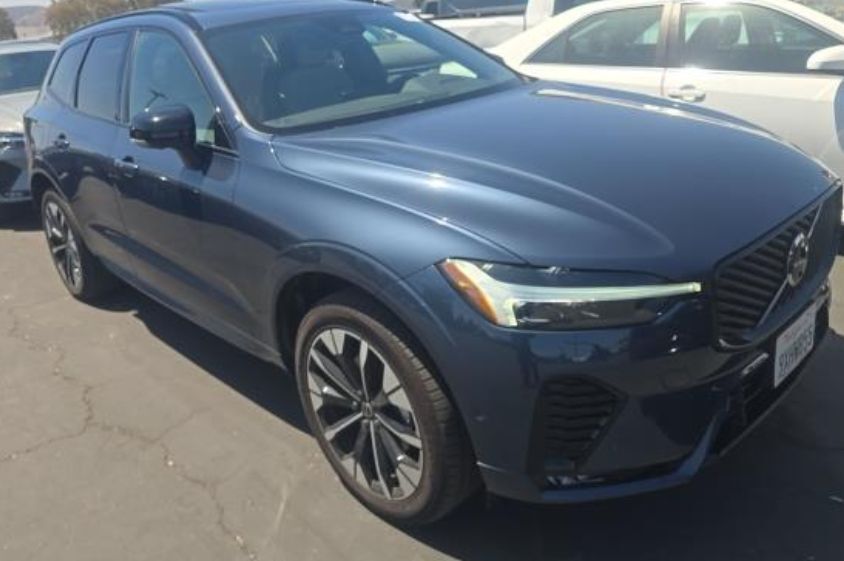 2026 Volvo XC60 B5 Plus
