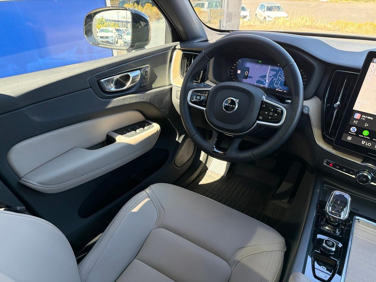 2026 Volvo XC60 B5 Plus Bend OR