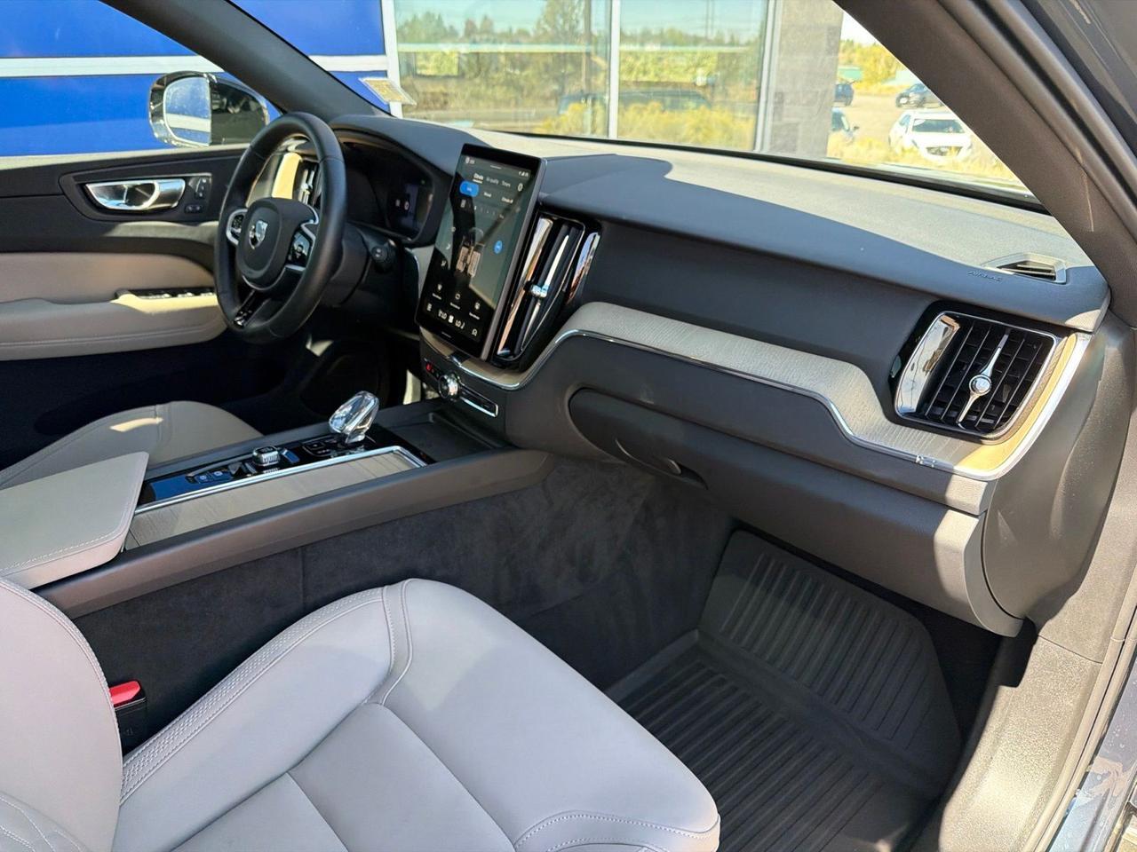 2026 Volvo XC60 B5 Plus Bend OR
