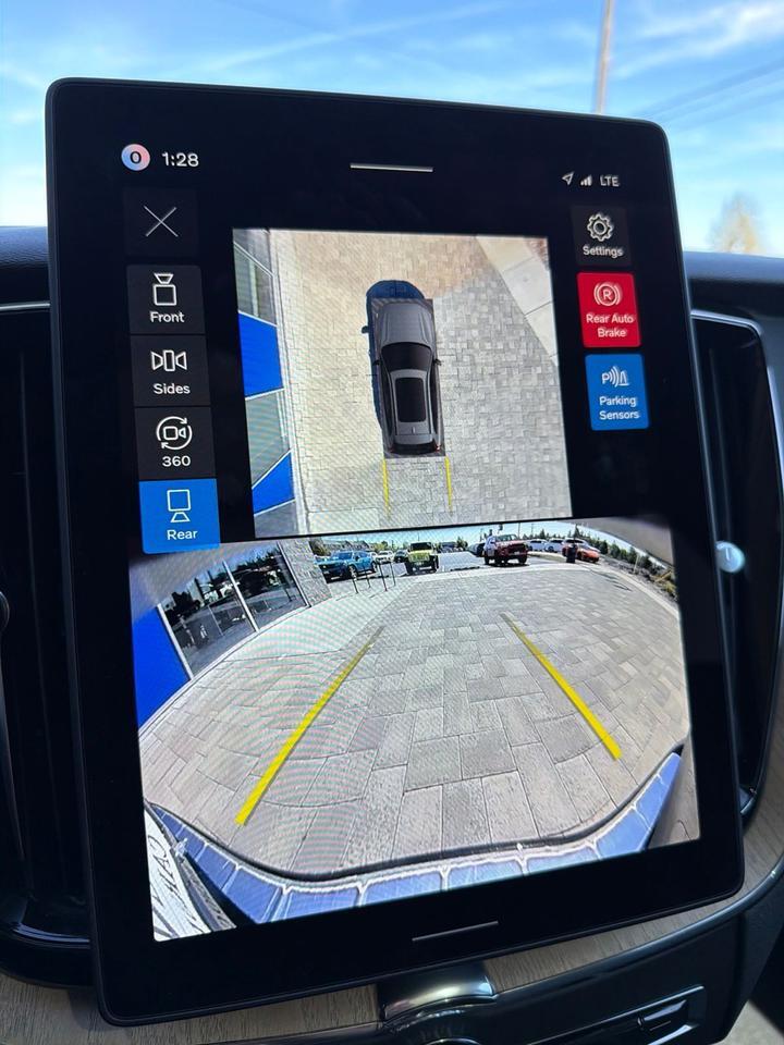 2026 Volvo XC60 B5 Plus Bend OR