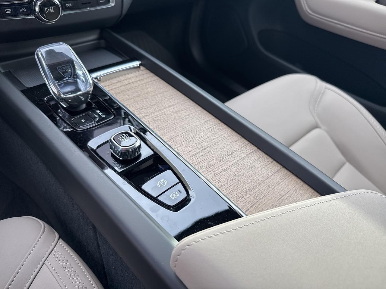 2026 Volvo XC60 B5 Plus Bend OR