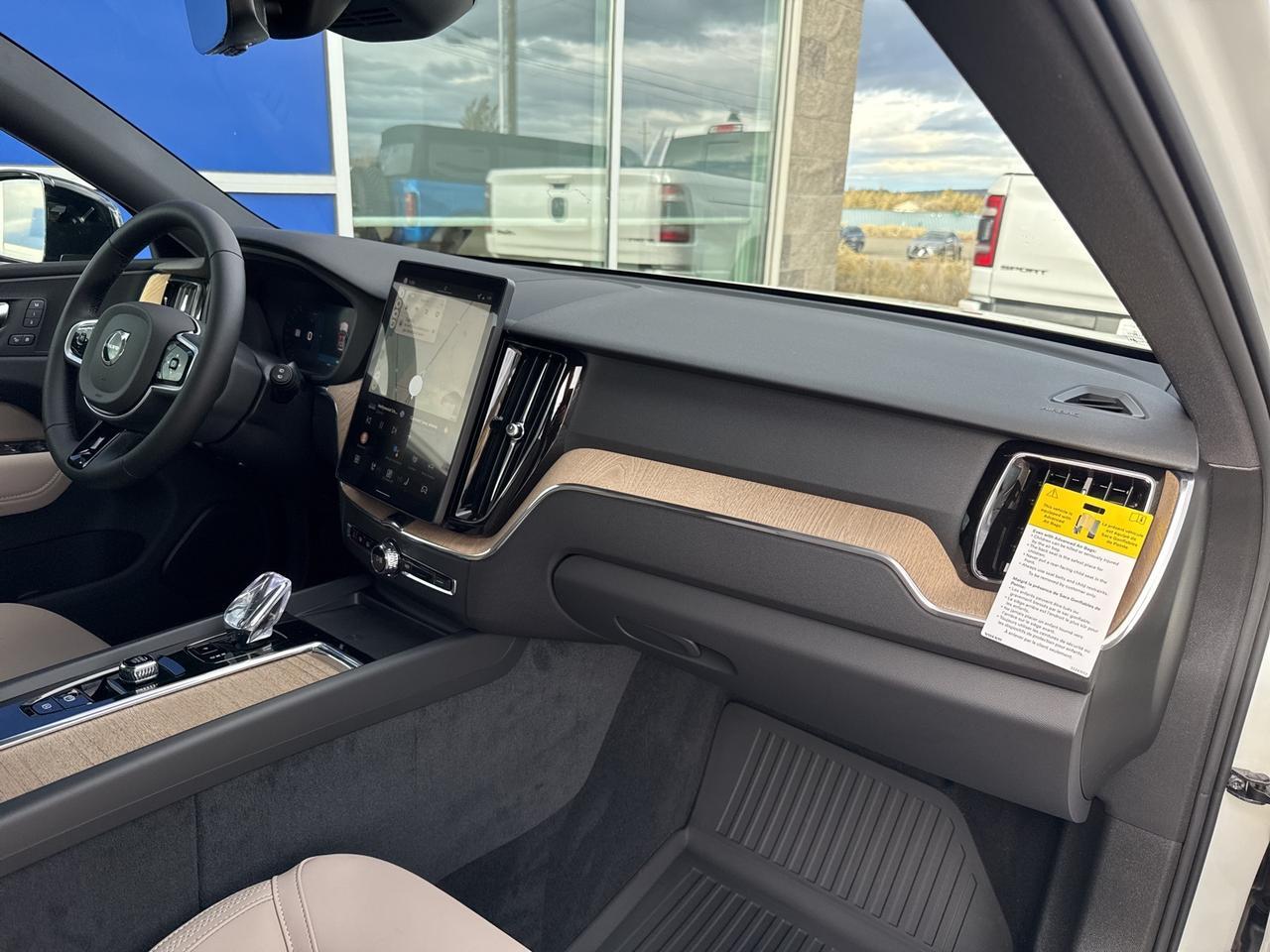 2026 Volvo XC60 B5 Plus Bend OR