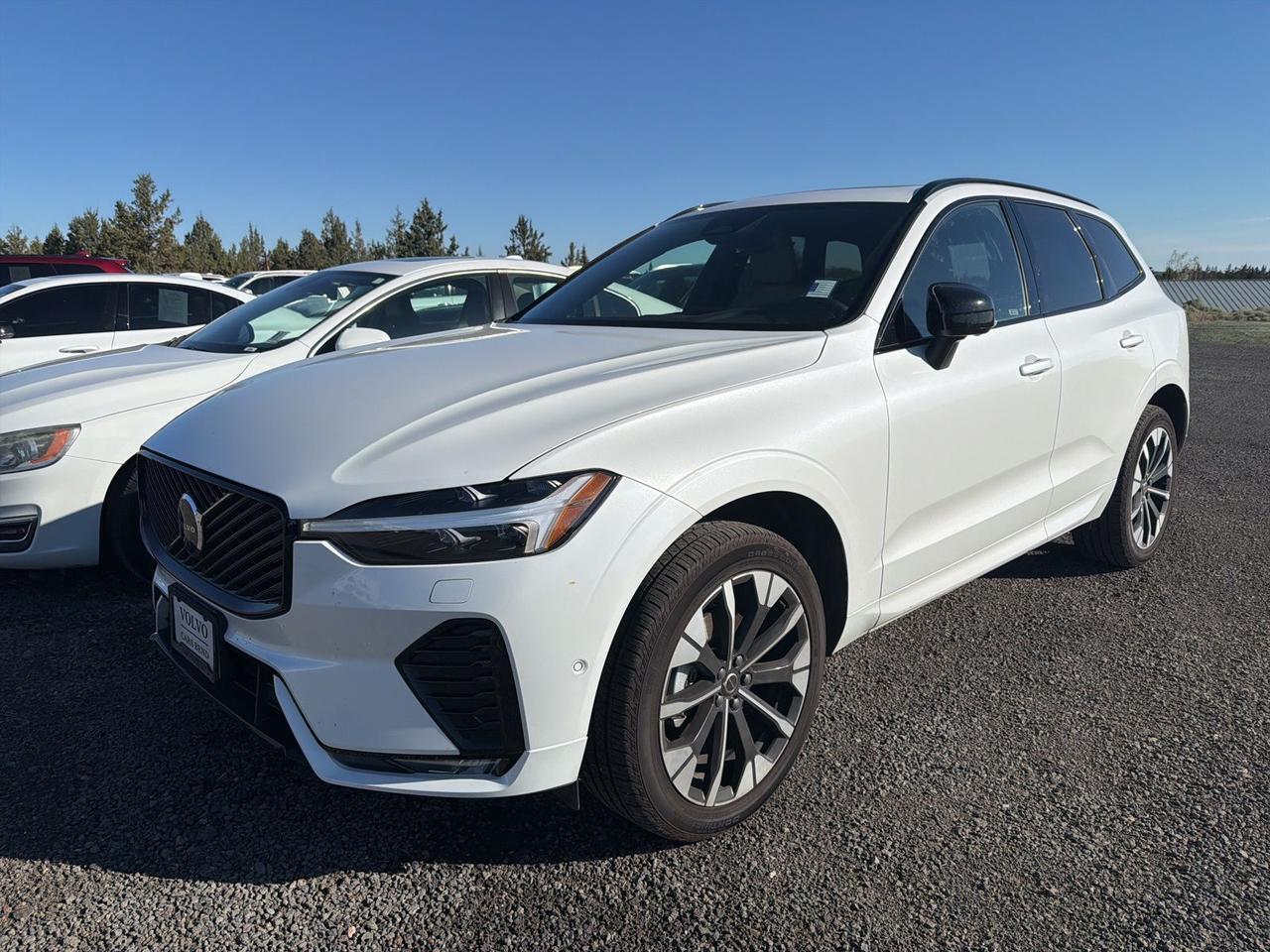 2026 Volvo XC60 B5 Plus