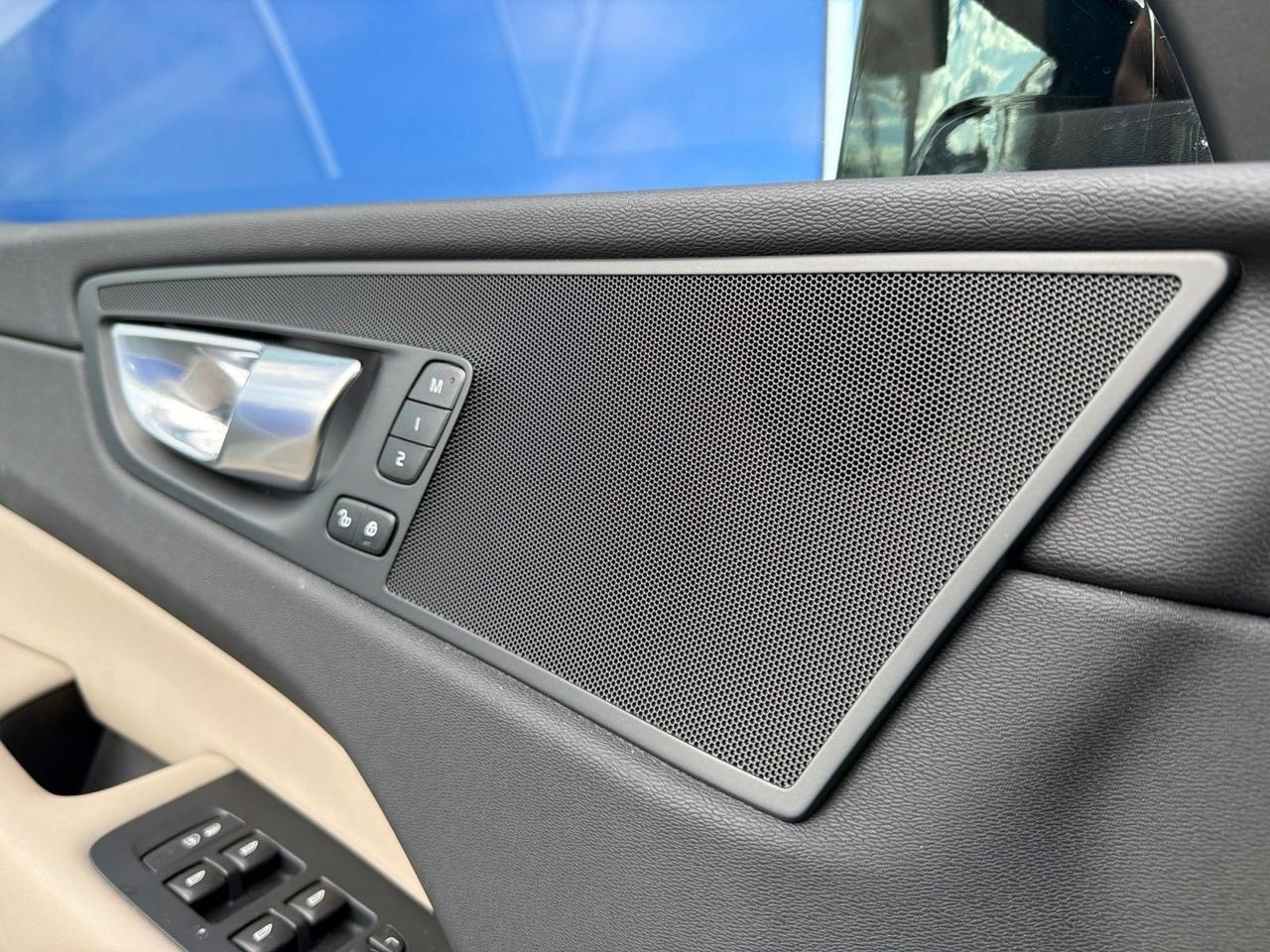 2026 Volvo XC60 B5 Plus Bend OR