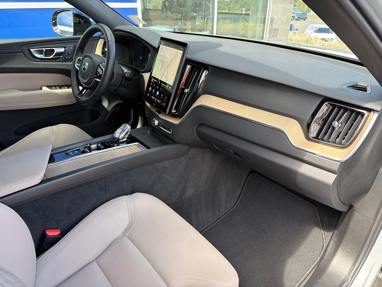 2026 Volvo XC60 B5 Plus Bend OR