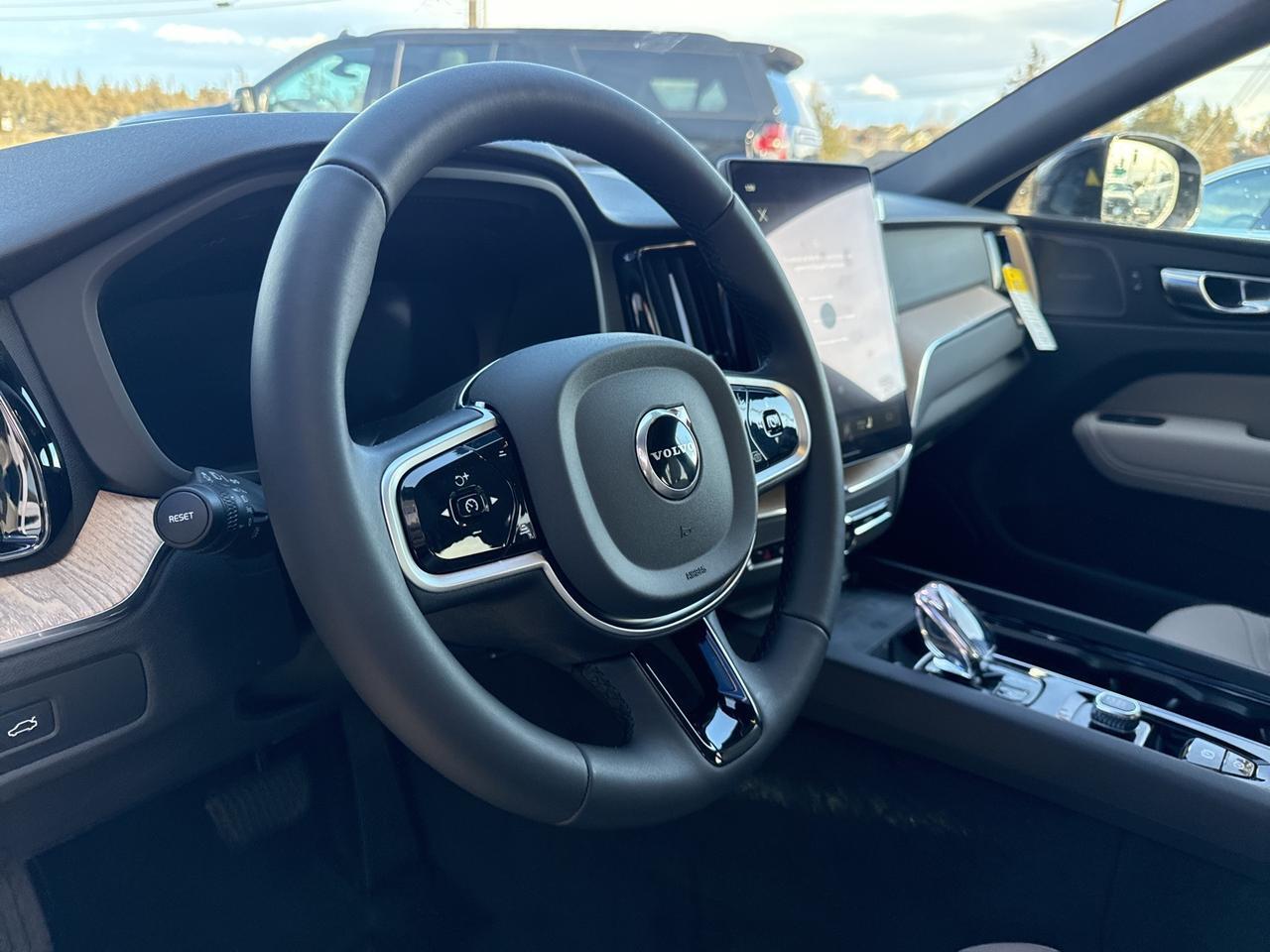 2026 Volvo XC60 B5 Plus Bend OR