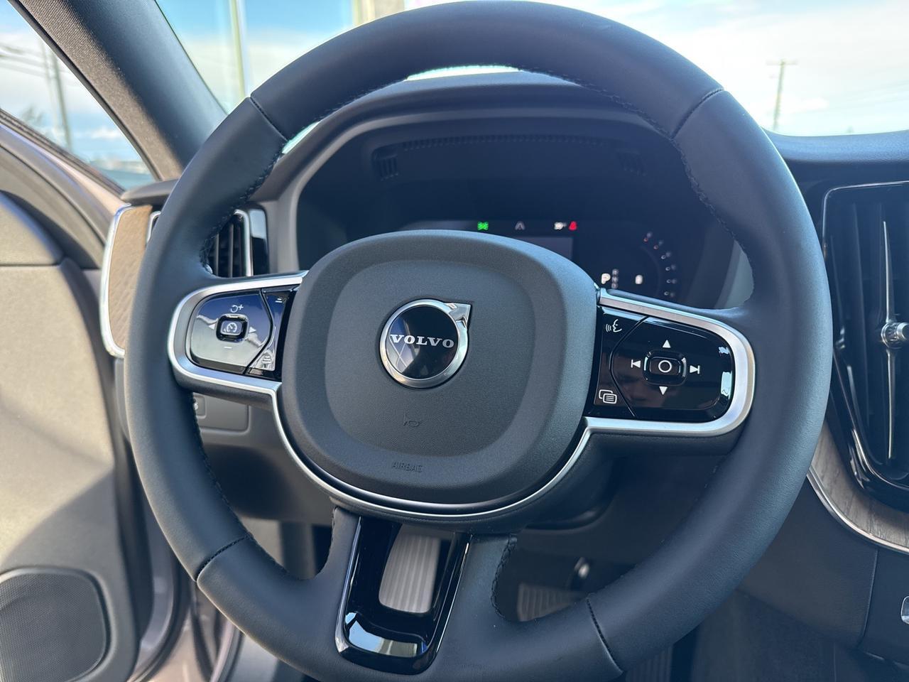 2026 Volvo XC60 B5 Plus Bend OR