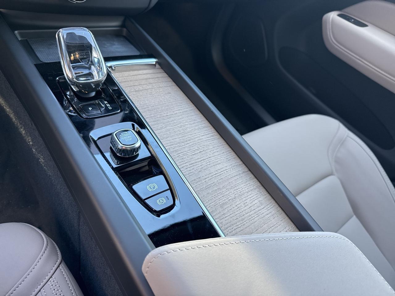 2026 Volvo XC60 B5 Plus Bend OR