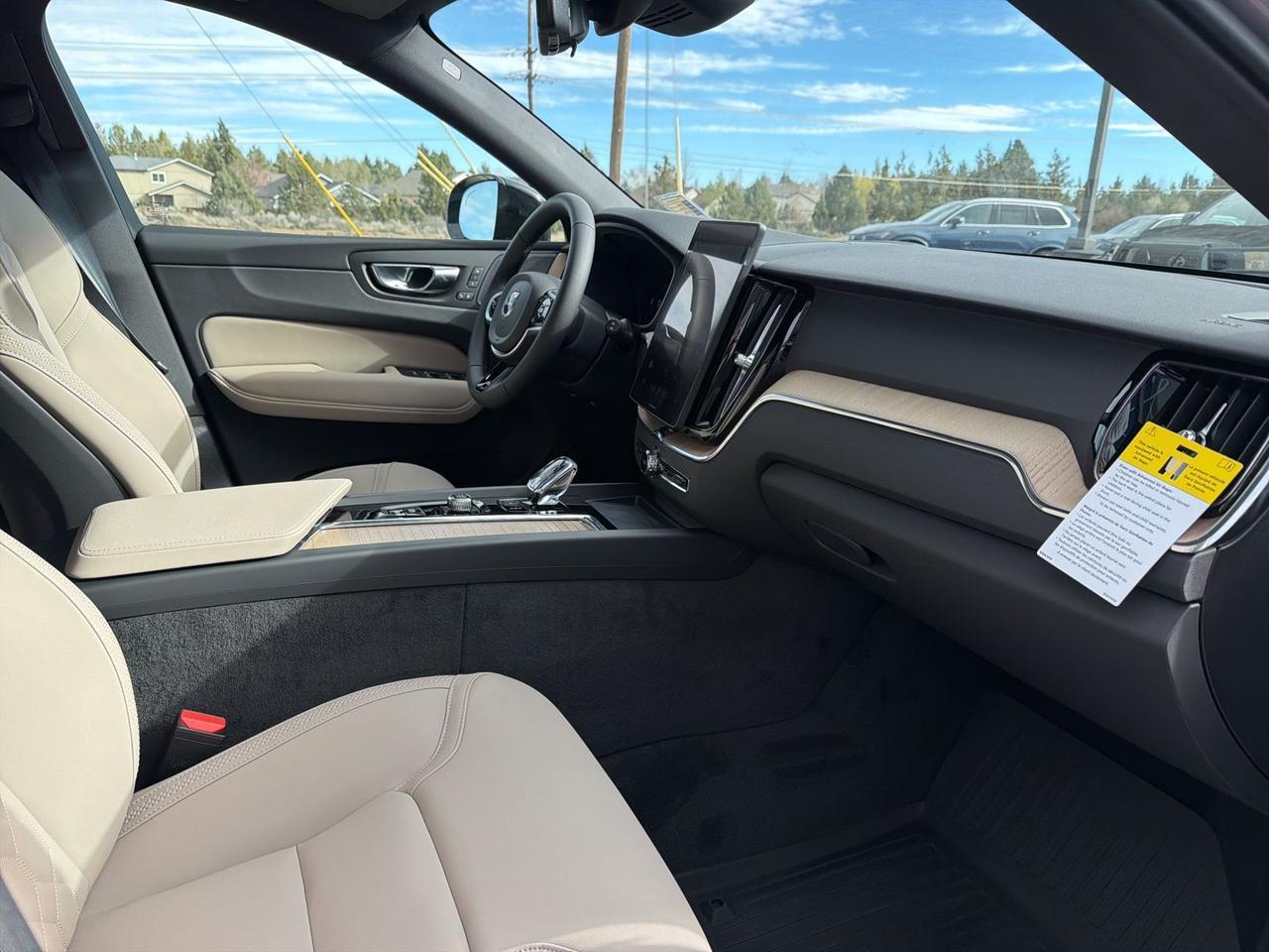 2026 Volvo XC60 B5 Plus Bend OR