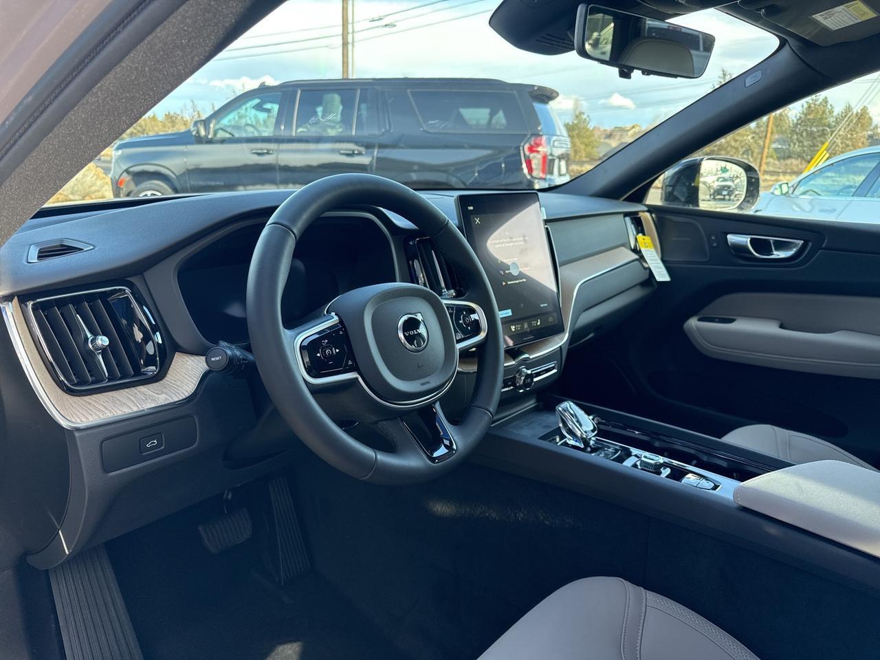 2026 Volvo XC60 B5 Plus Bend OR