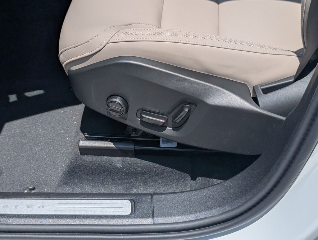 2026 Volvo XC60 B5 Plus Hunt Valley MD