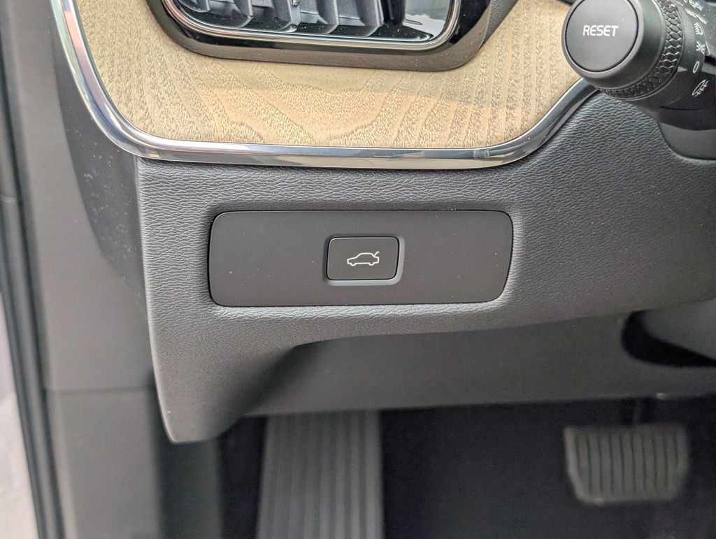 2026 Volvo XC60 B5 Plus Hunt Valley MD