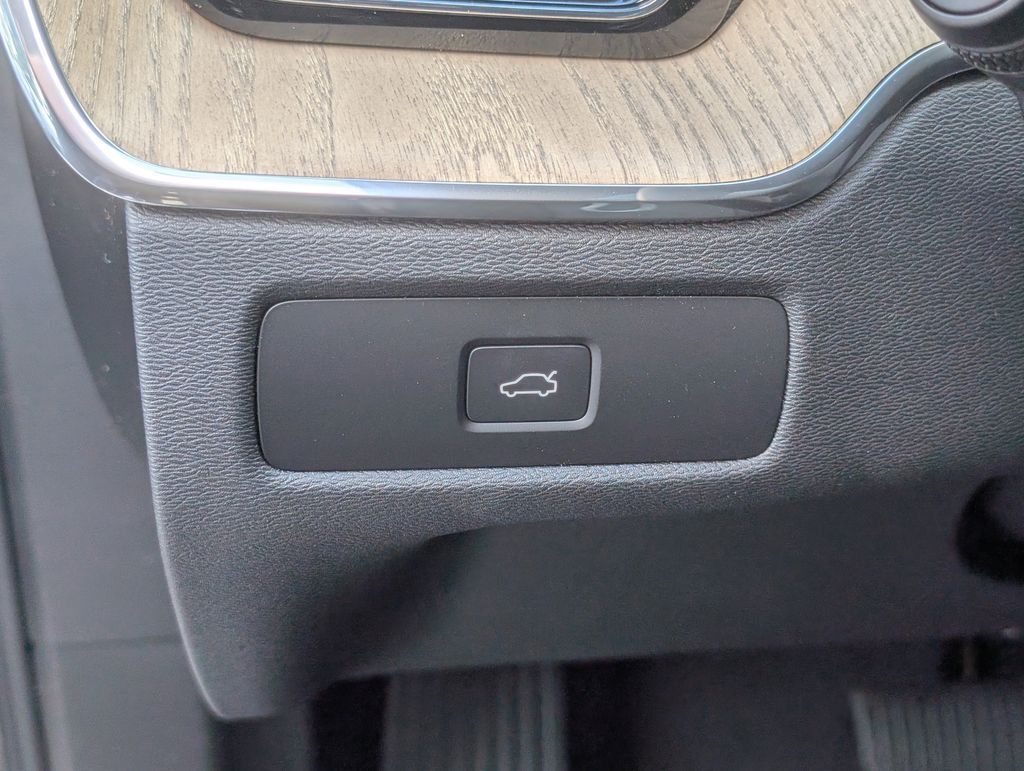 2026 Volvo XC60 B5 Plus Hunt Valley MD