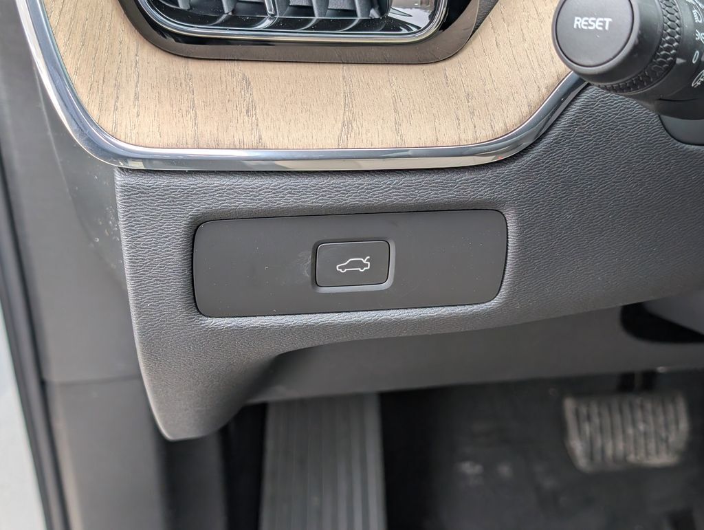 2026 Volvo XC60 B5 Plus Hunt Valley MD