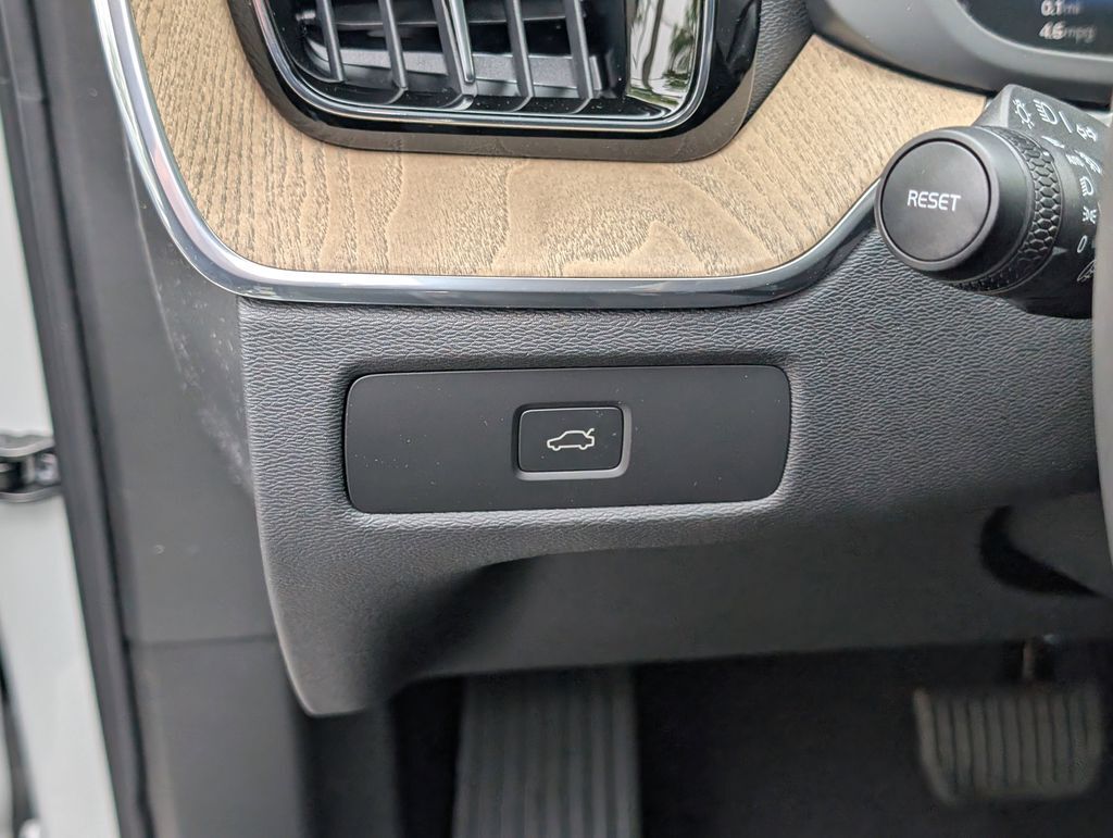 2026 Volvo XC60 B5 Plus Hunt Valley MD