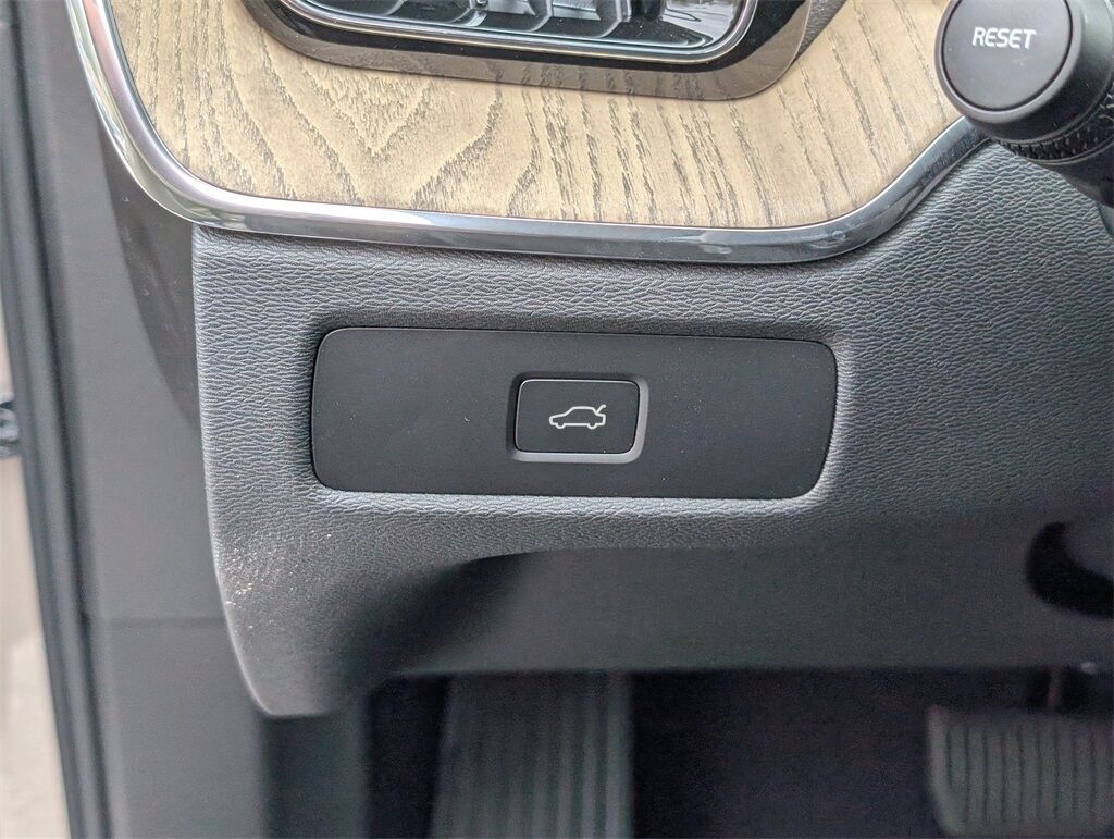 2026 Volvo XC60 B5 Plus Hunt Valley MD