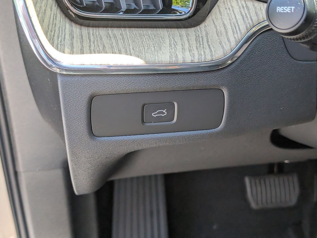 2026 Volvo XC60 B5 Plus Hunt Valley MD