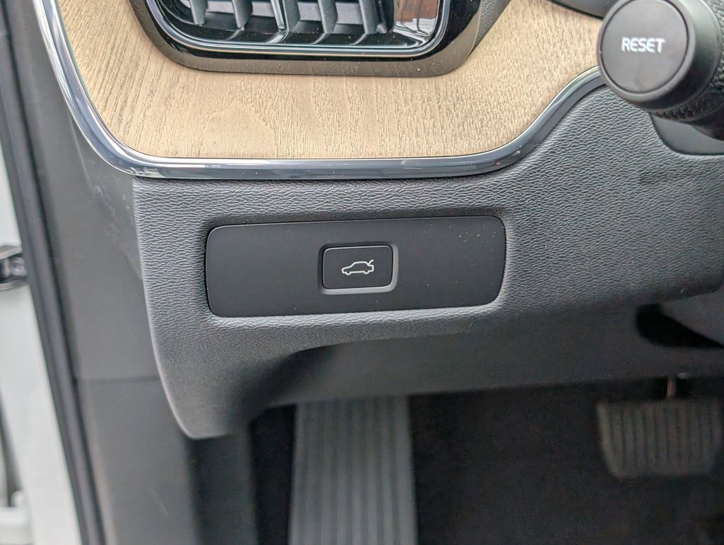 2026 Volvo XC60 B5 Plus Hunt Valley MD