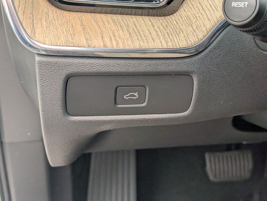 2026 Volvo XC60 B5 Plus Hunt Valley MD