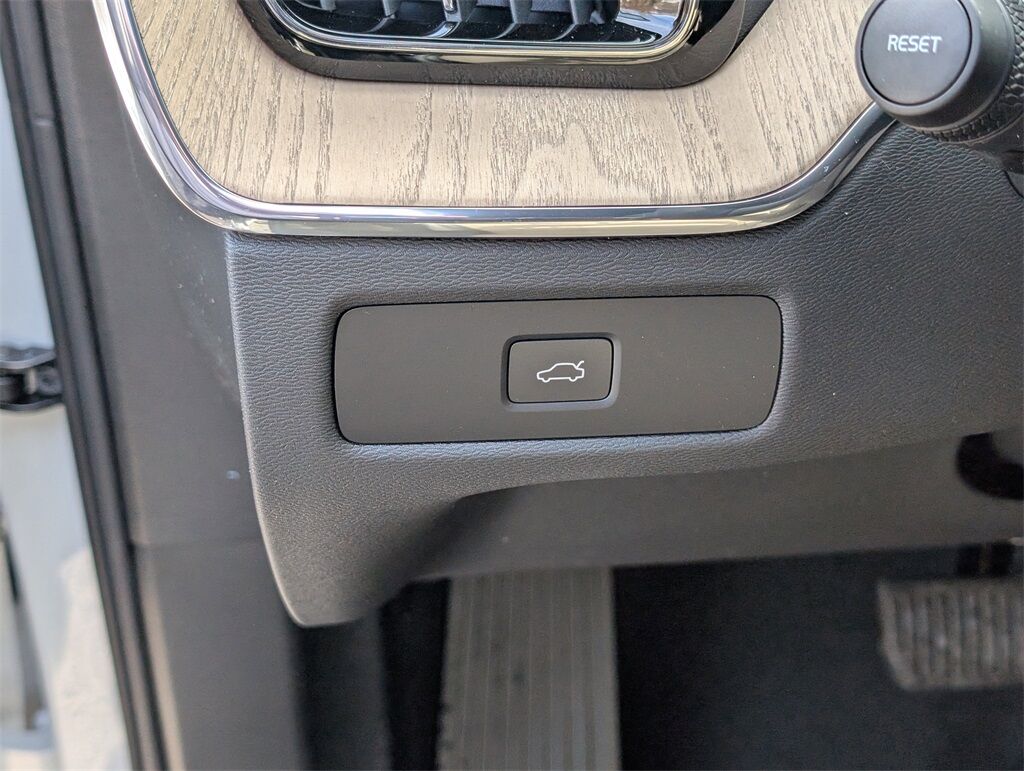 2026 Volvo XC60 B5 Plus Hunt Valley MD