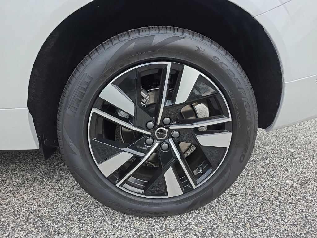 2026 Volvo XC60 B5 Plus Hunt Valley MD