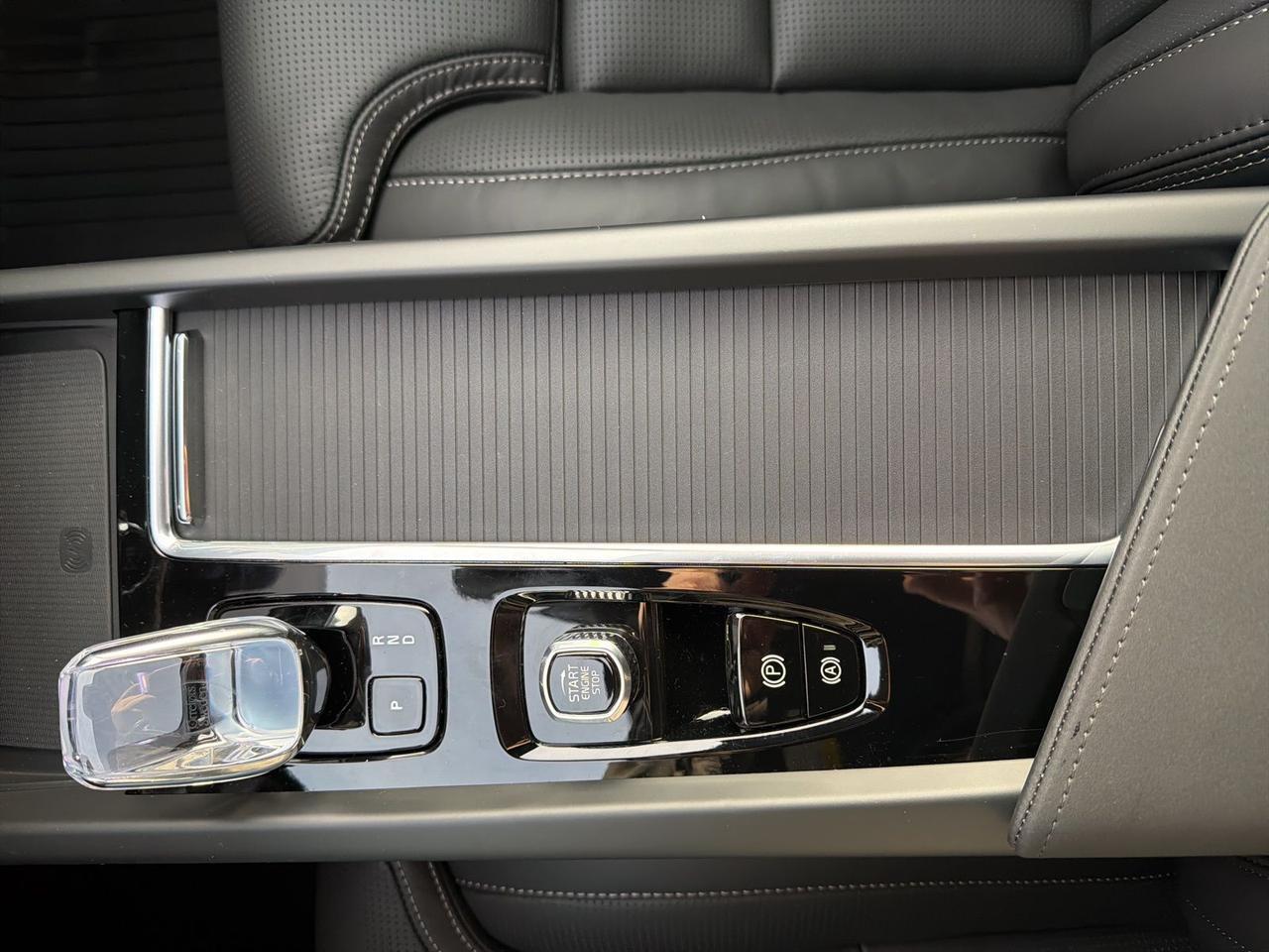 2026 Volvo XC60 B5 Ultra Black Edition Bend OR